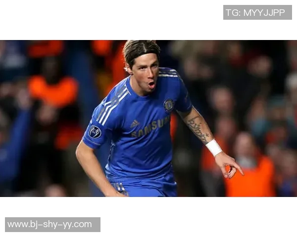 帕尼尼限量版球星卡足球手提包：收藏与时尚并重的潮流新宠