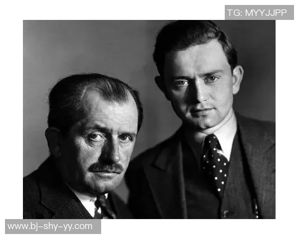 足球球星与超跑的传奇故事:谁是背后真正的发明者 足球球星与超跑的传奇故事:谁是背后真正的发明者