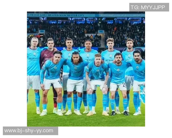 足球场上泪水凝聚的瞬间:球星背后的坚持与荣耀 足球场上泪水凝聚的瞬间:球星背后的坚持与荣耀