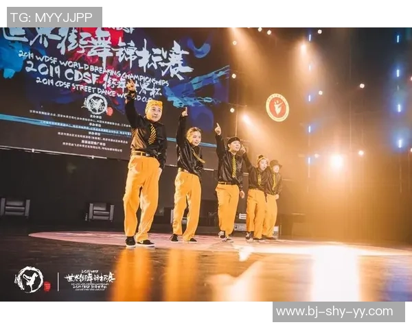 全球顶级足球明星齐聚一堂展现巅峰技艺激烈对决荣耀之战即将开启